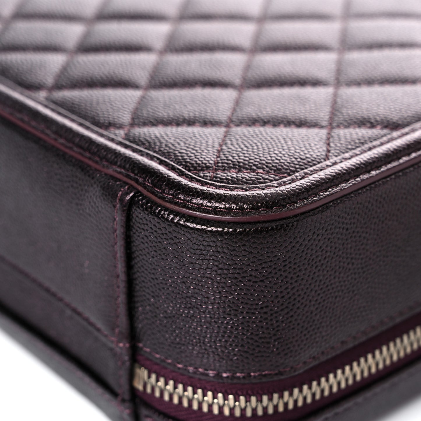 Iridescent Caviar Quilted Medium CC Filigree Vanity Case Burgundy