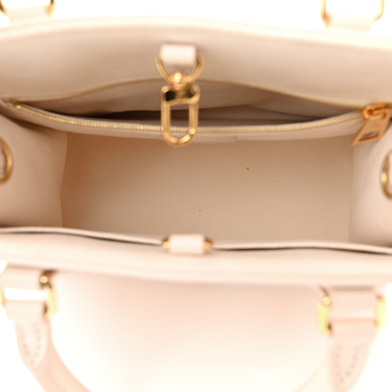 Louis Vuitton Empreinte Monogram Giant By The Pool Onthego PM Neutral Gradient 5 of 9