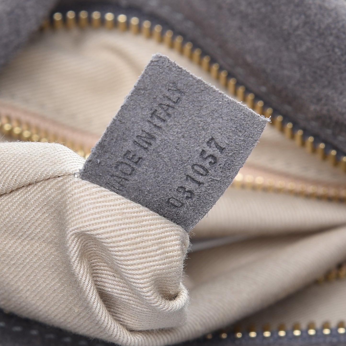 Suede Calfskin Medium Paraty Rock