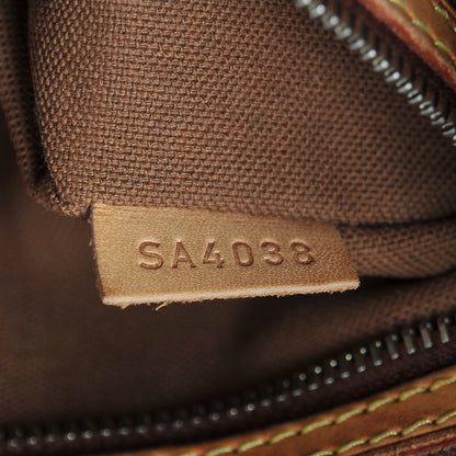 Louis Vuitton Monogram Batignolles Horizontal 7 of 12