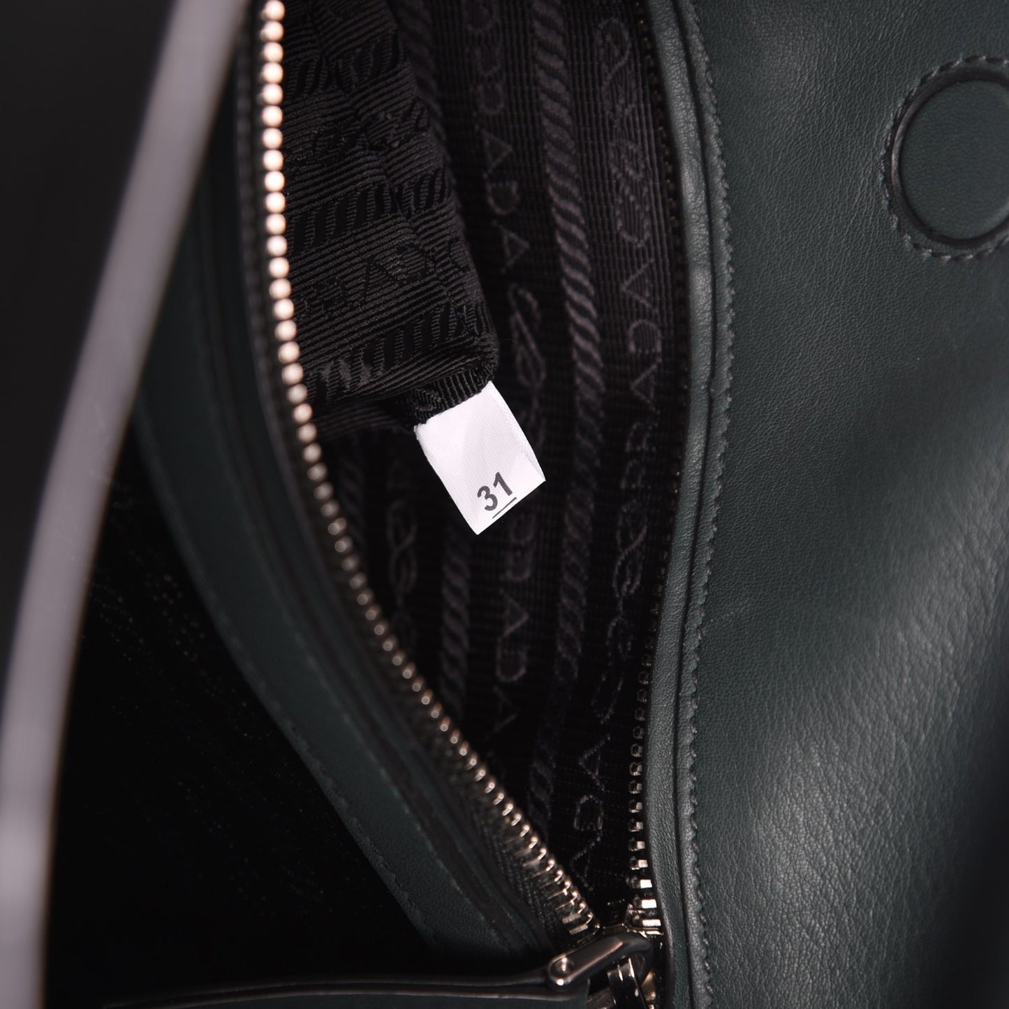 Vitello Corsica Pocket Hobo Bag Smeraldo