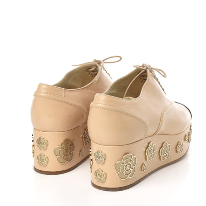 Chanel Crumpled Calfskin Lace Up Platform Oxford 38 Beige Black 4 of 8