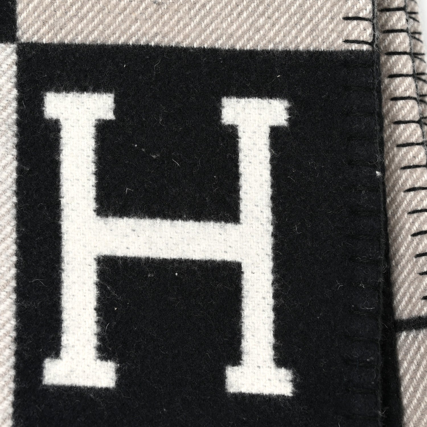 Hermes Wool Cashmere Avalon III Blanket Ecru Black 4 of 4