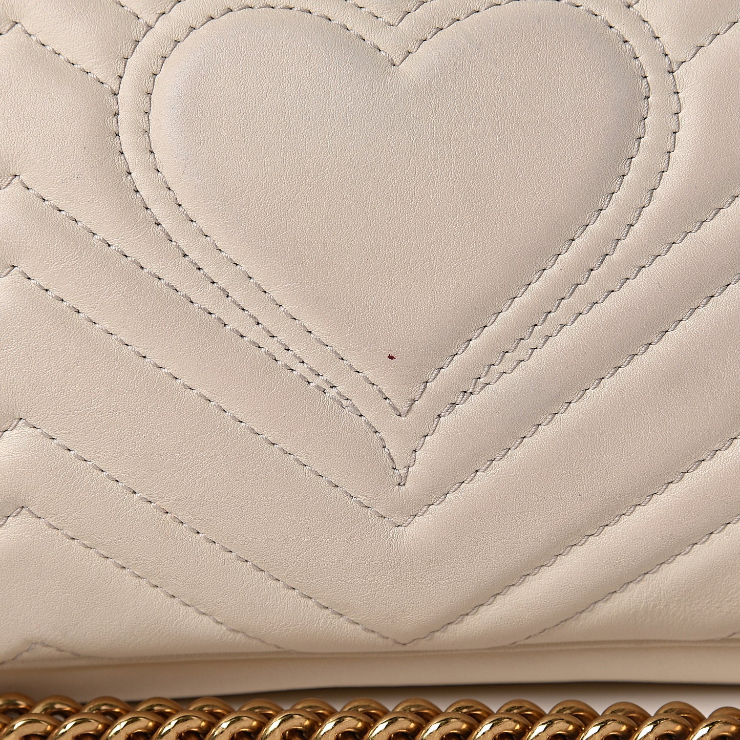 Calfskin Matelasse Medium GG Marmont Shoulder Bag White