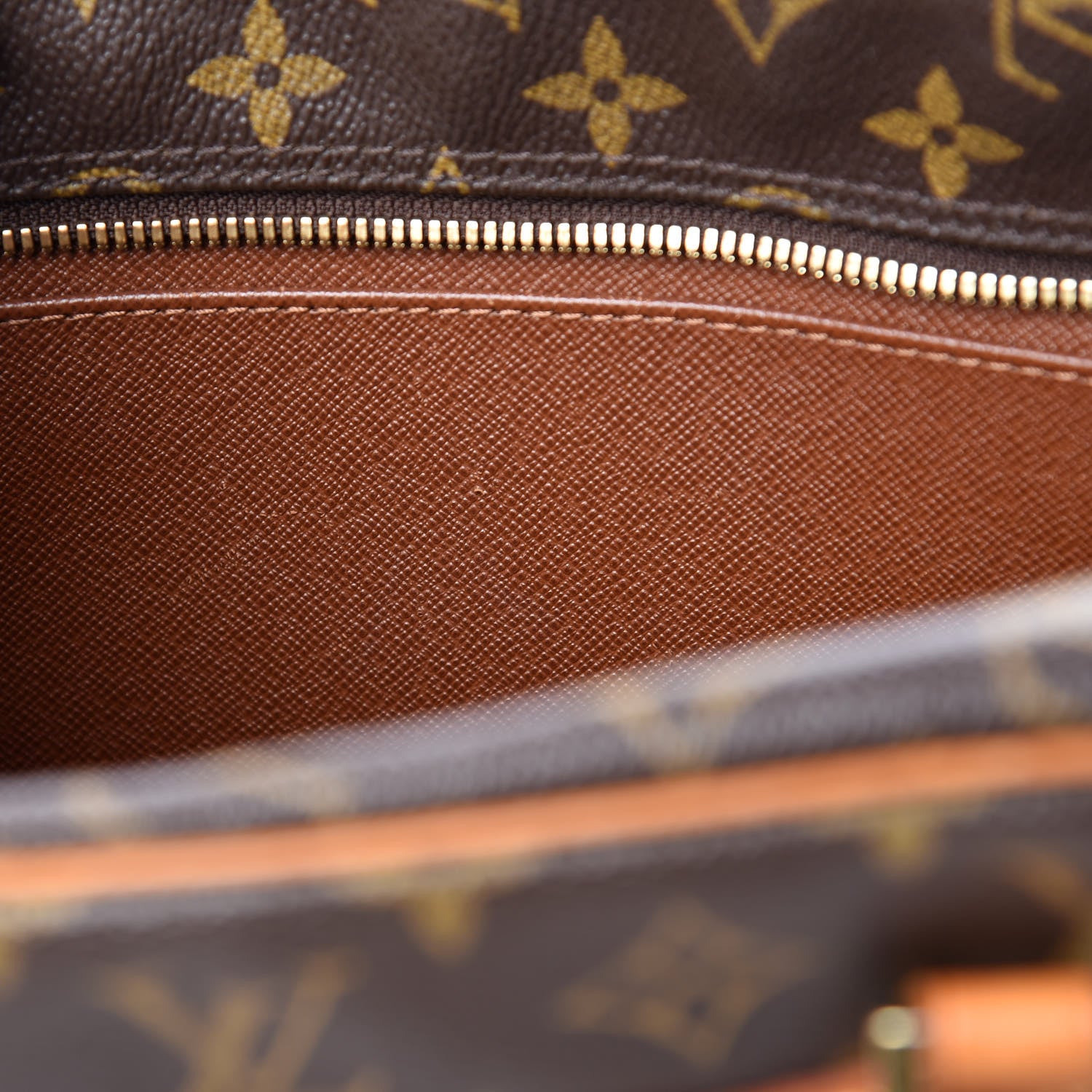Louis Vuitton Monogram Cite MM 14 of 15