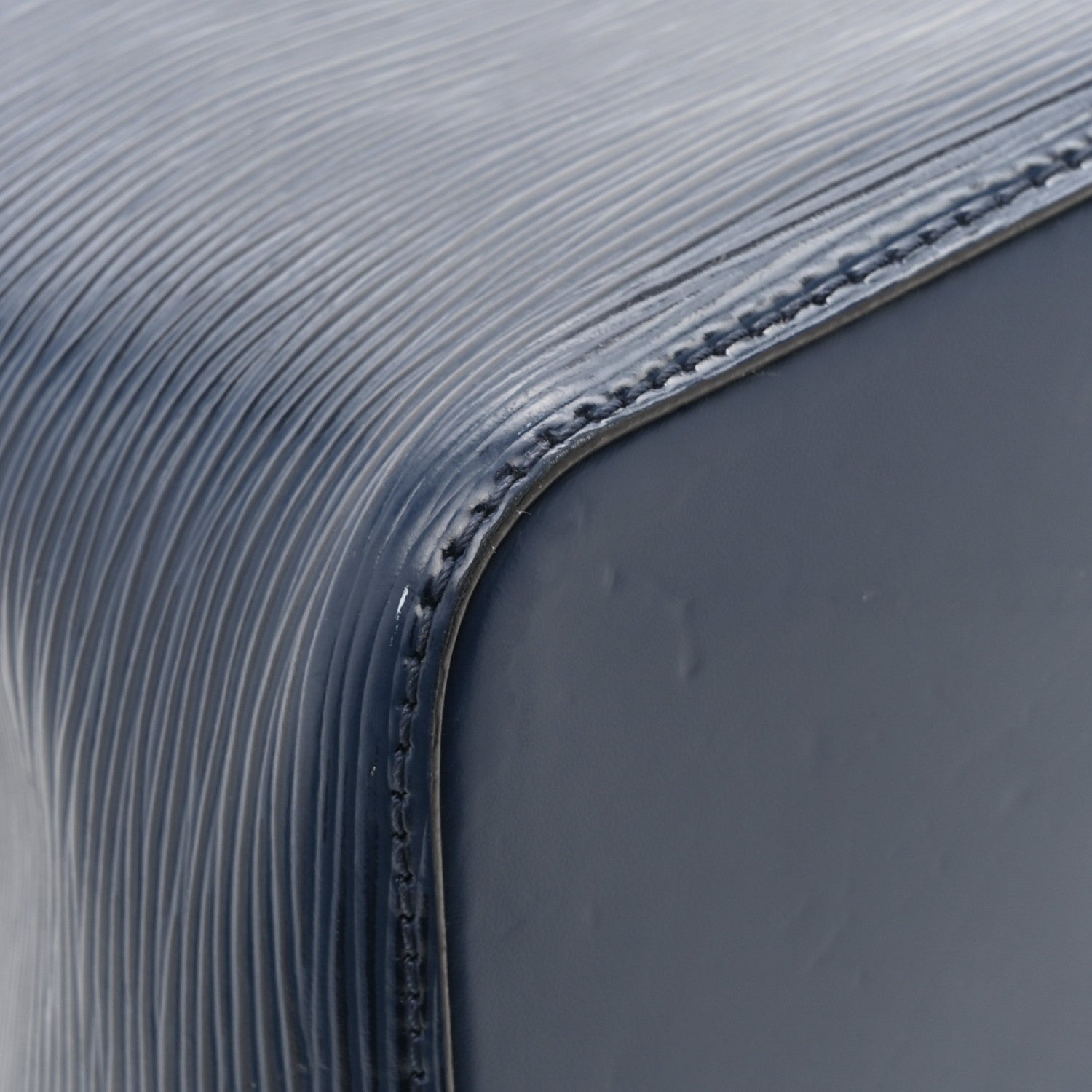 Louis Vuitton Epi Neonoe Indigo Coquelicot 15 of 16