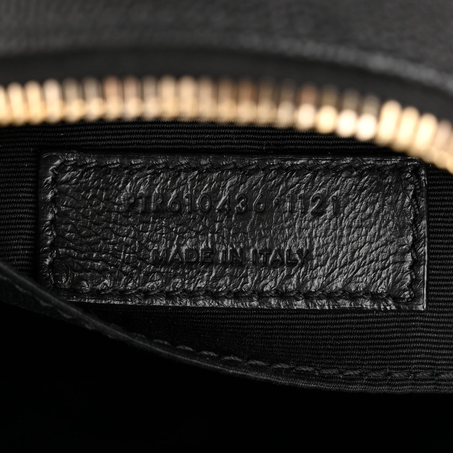 Grain De Poudre Matelasse Chevron Quilted Round Vinyle Camera Bag Black