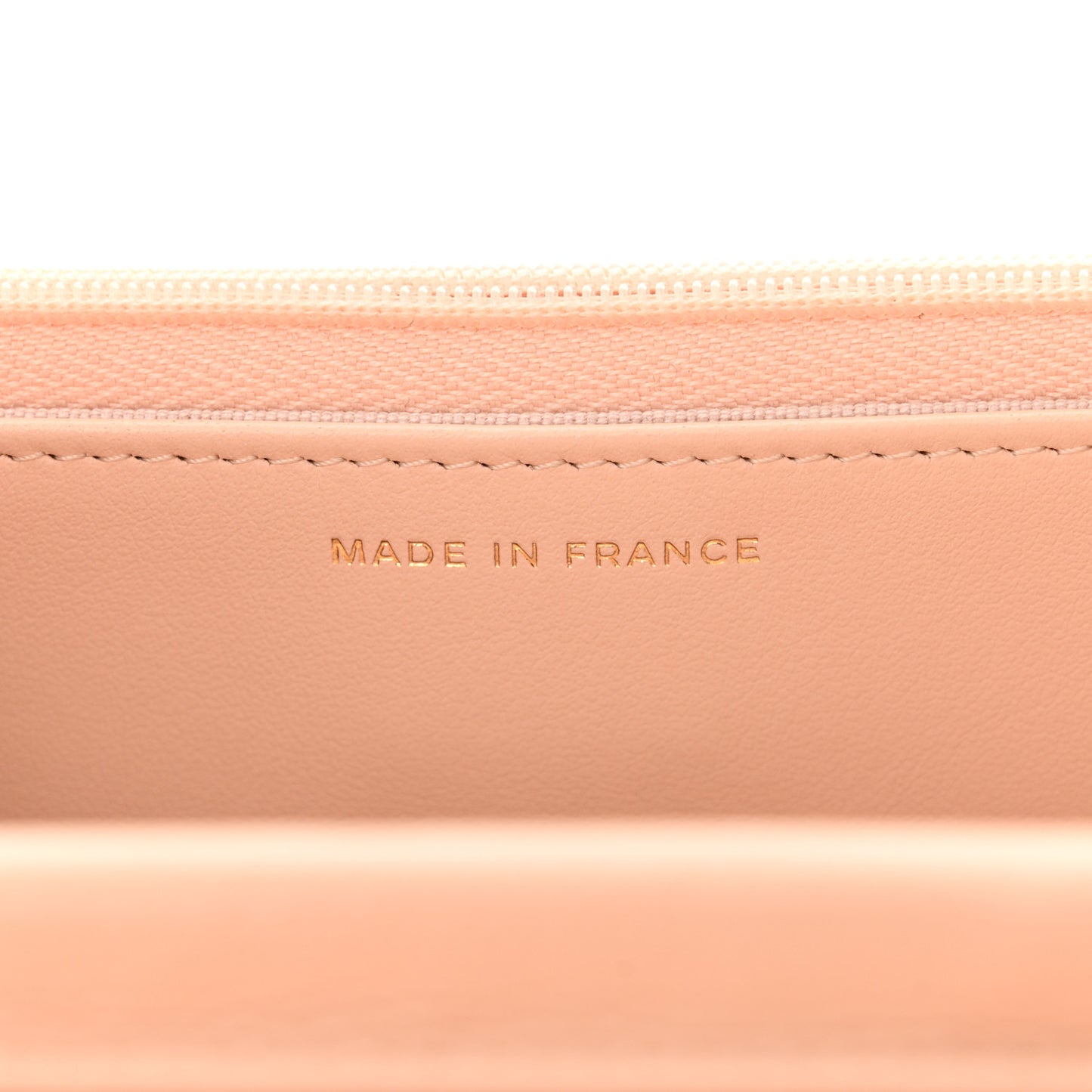 Caviar Quilted Wallet on Chain WOC Light Pink