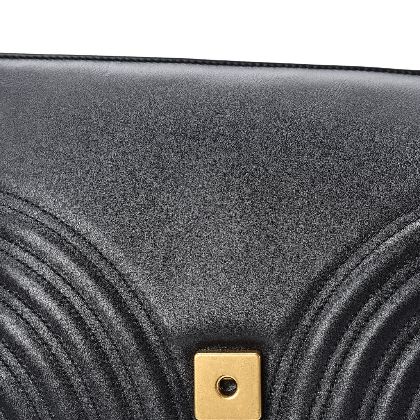 Calfskin Matelasse Medium GG Marmont Shoulder Bag Black