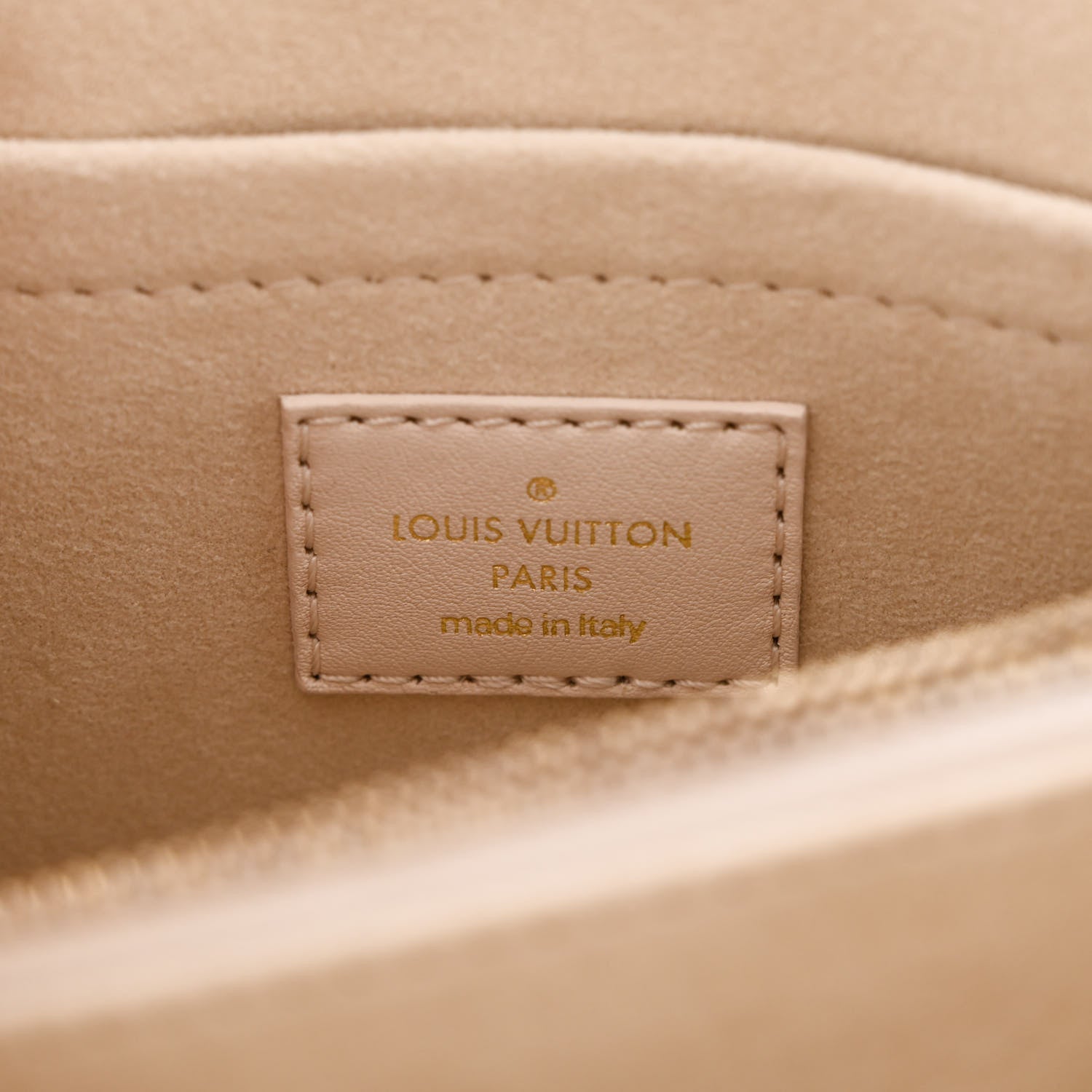 Louis Vuitton Calfskin Hold Me New Wave Ivory 6 of 9