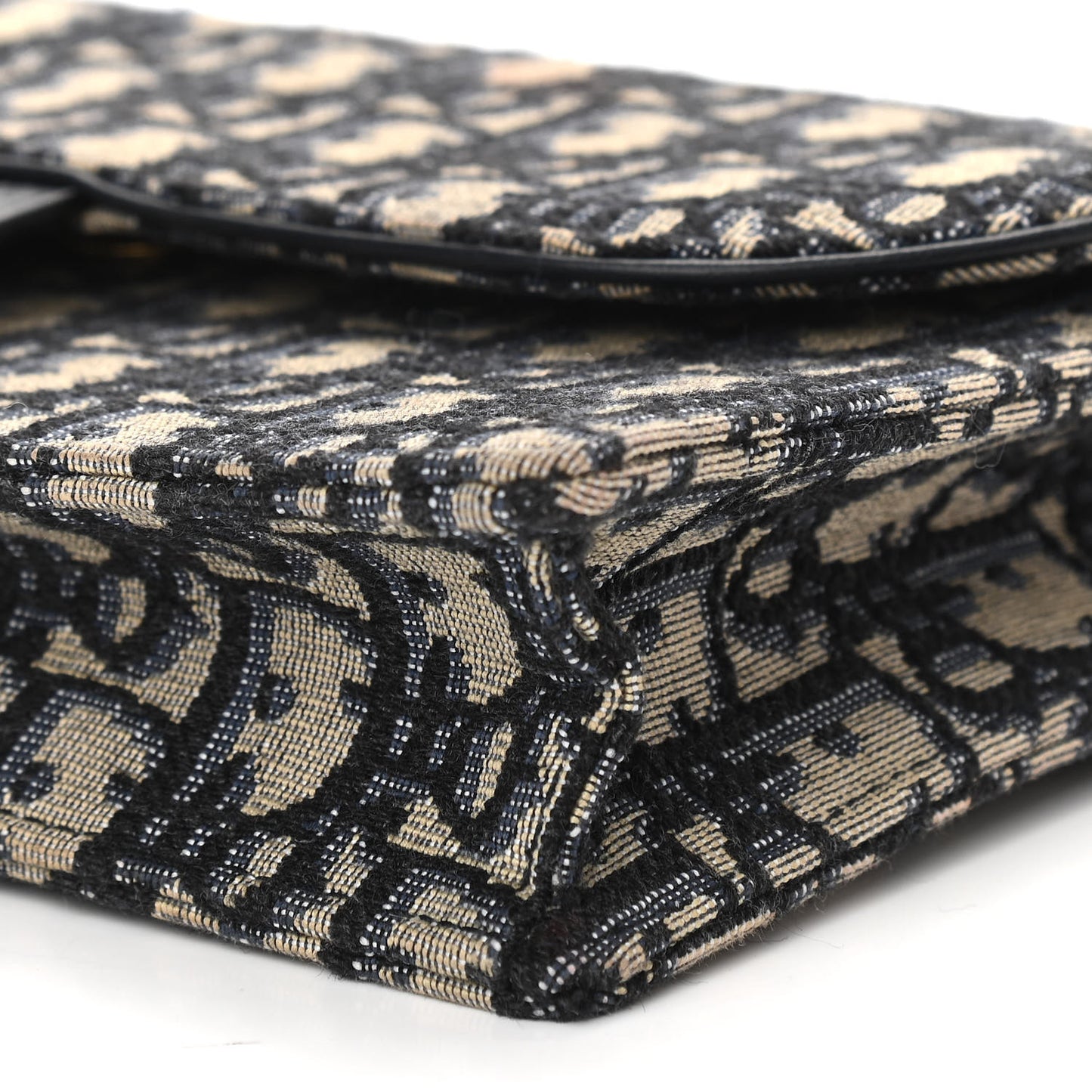 Oblique Saddle Chain Pouch Blue