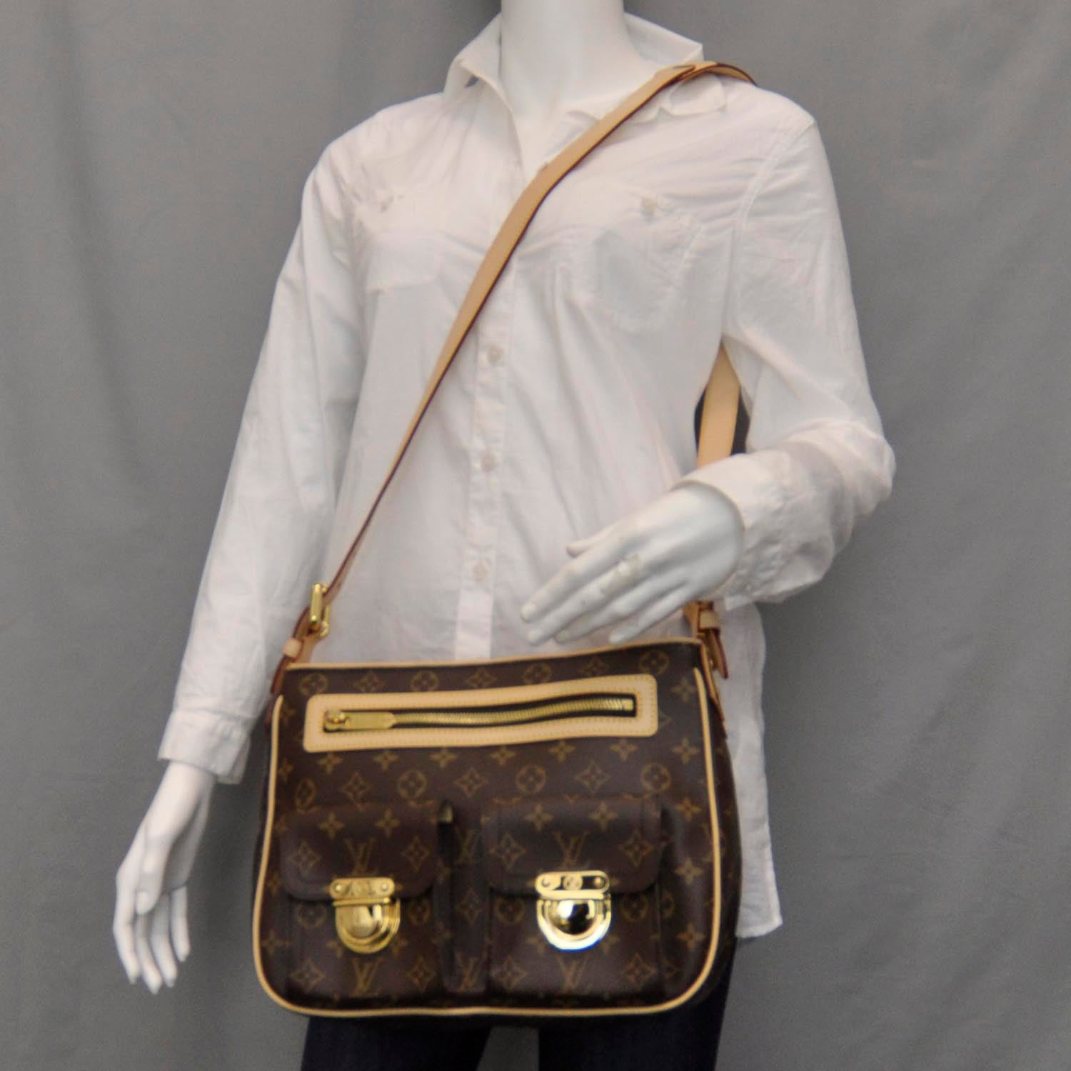 Louis Vuitton Monogram Hudson GM 2 of 6
