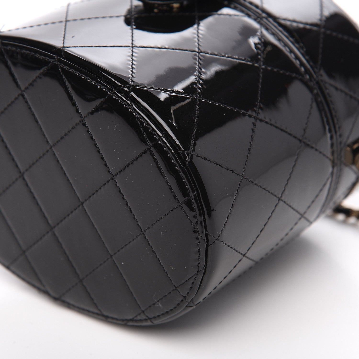 Chanel Patent Quilted Round Clutch With Chain Black 9 of 10