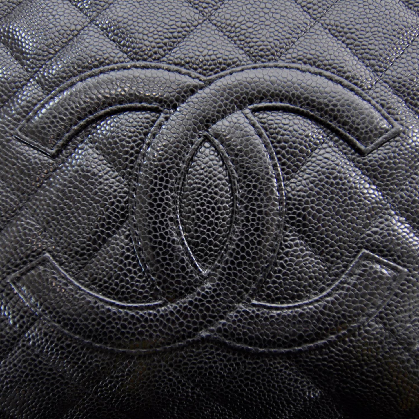 Caviar Petit Shopping Tote PST Black
