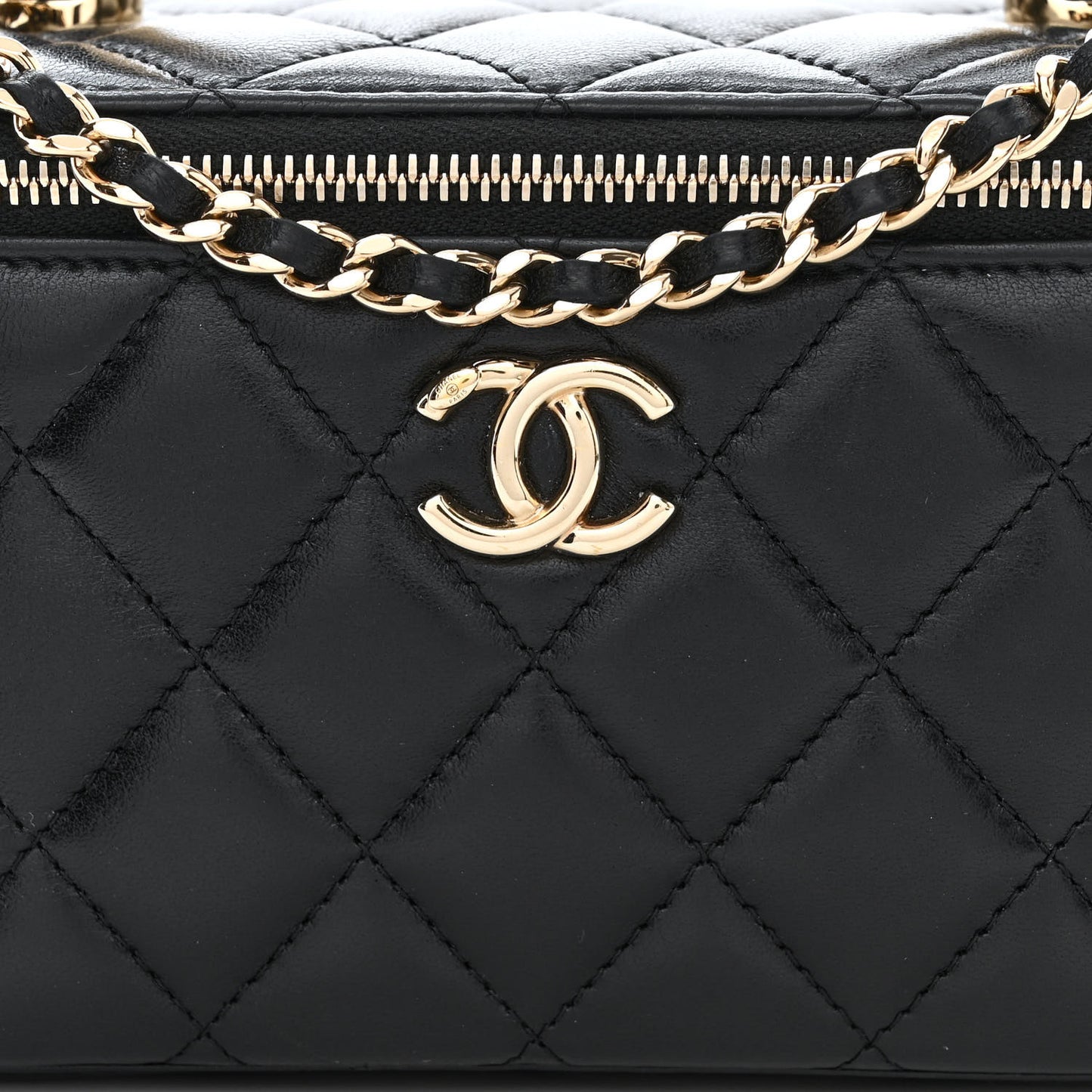Lambskin Quilted Small Charming Top Handle Vanity Case With Chain Black