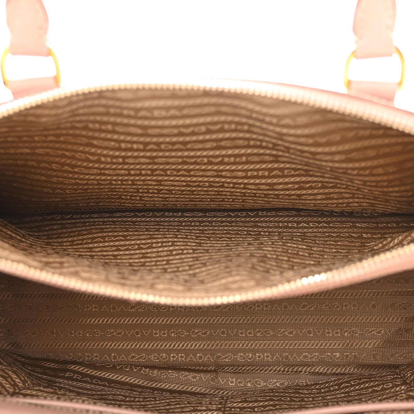 Saffiano Medium Galleria Double Zip Tote Cammeo