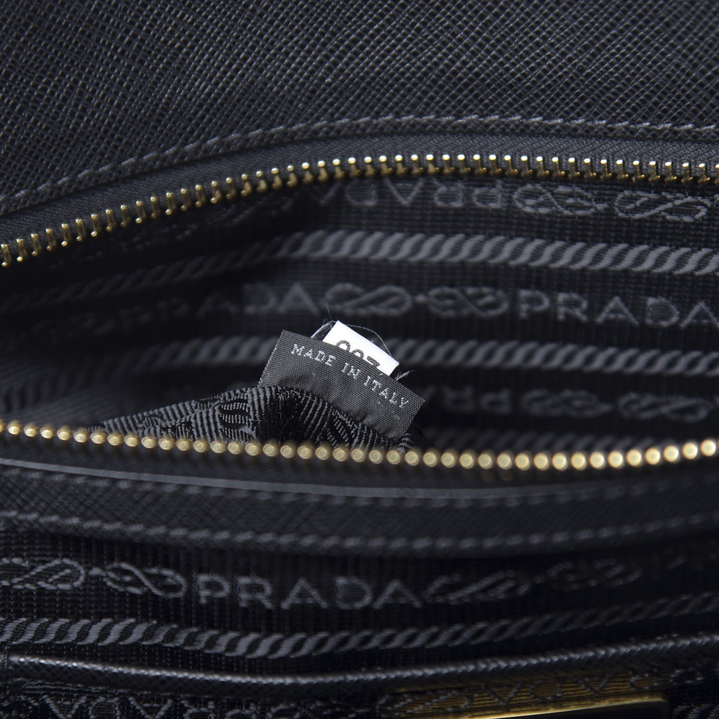 Saffiano Large Galleria Double Zip Tote Black