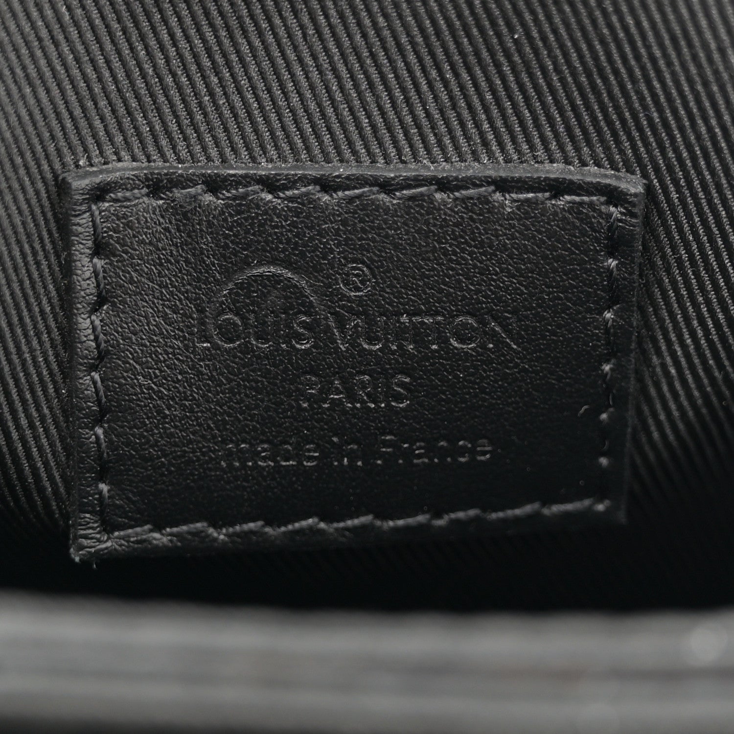 Louis Vuitton Monogram S Lock Vertical Wearable Wallet 6 of 10