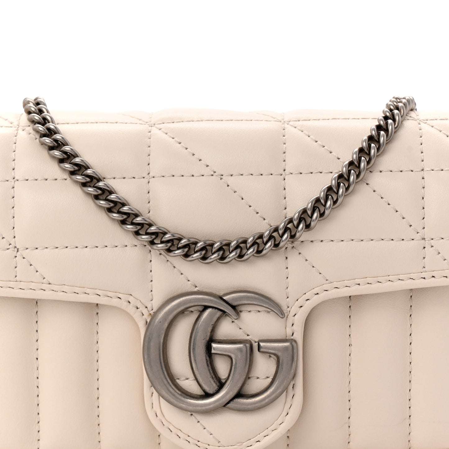Calfskin Matelasse Aria Super Mini GG Marmont Shoulder Bag Mystic White