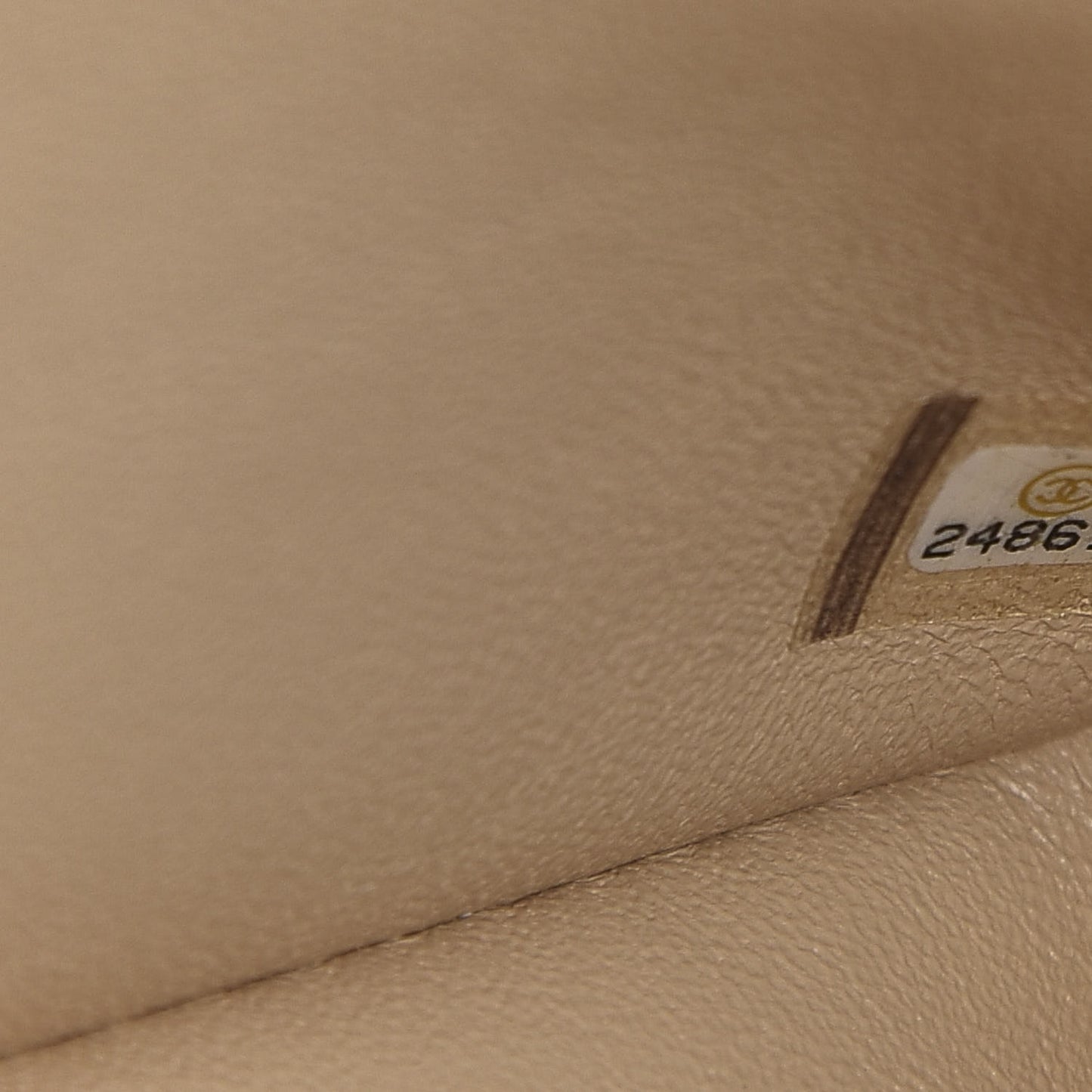 Caviar Quilted Jumbo Double Flap Beige Clair