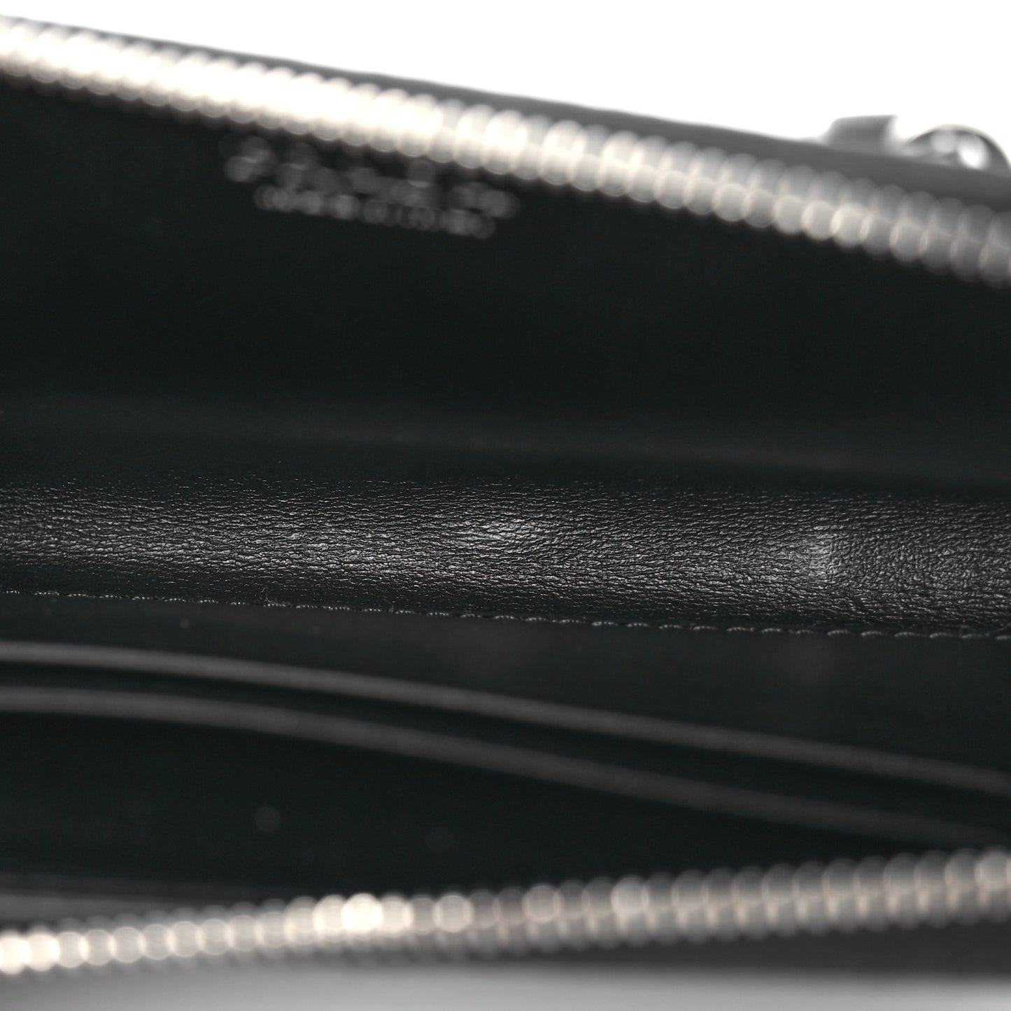 Vitello Daino Triangle Zip Around Keychain Black