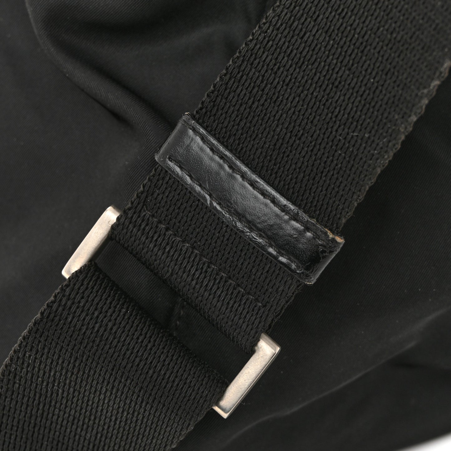 Tessuto Nylon Saffiano Vela Messenger Bag Black