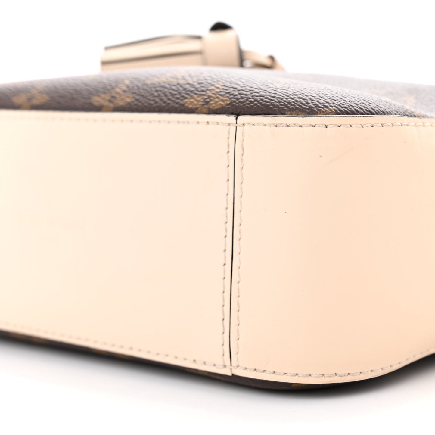 Monogram Saintonge Creme