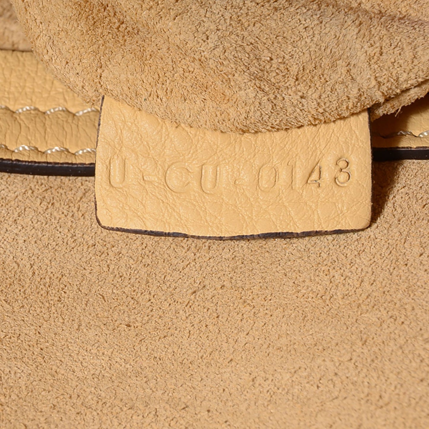 Supple Calfskin Medium Phantom Luggage Butter