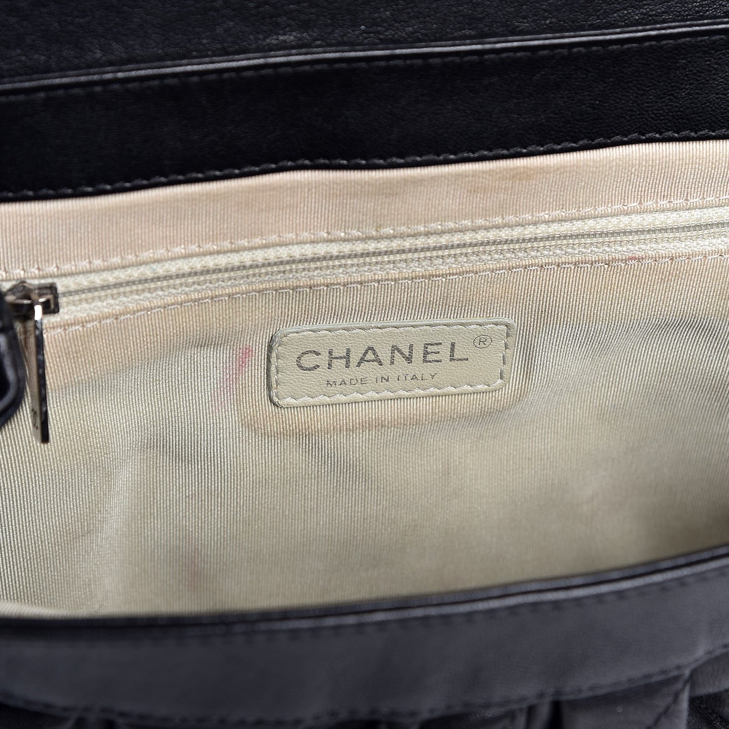 Washed Lambskin Quilted Medium Chain Around Messenger Black
