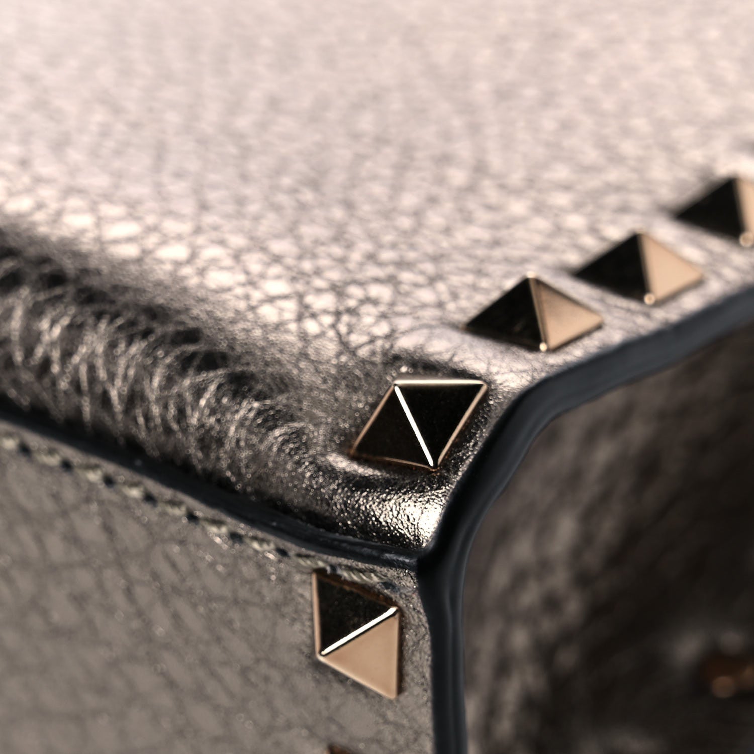 Valentino Garavani Metallic Pebbled Calfskin Medium Rockstud Flip Lock Crossbody Bag Sasso 11 of 14
