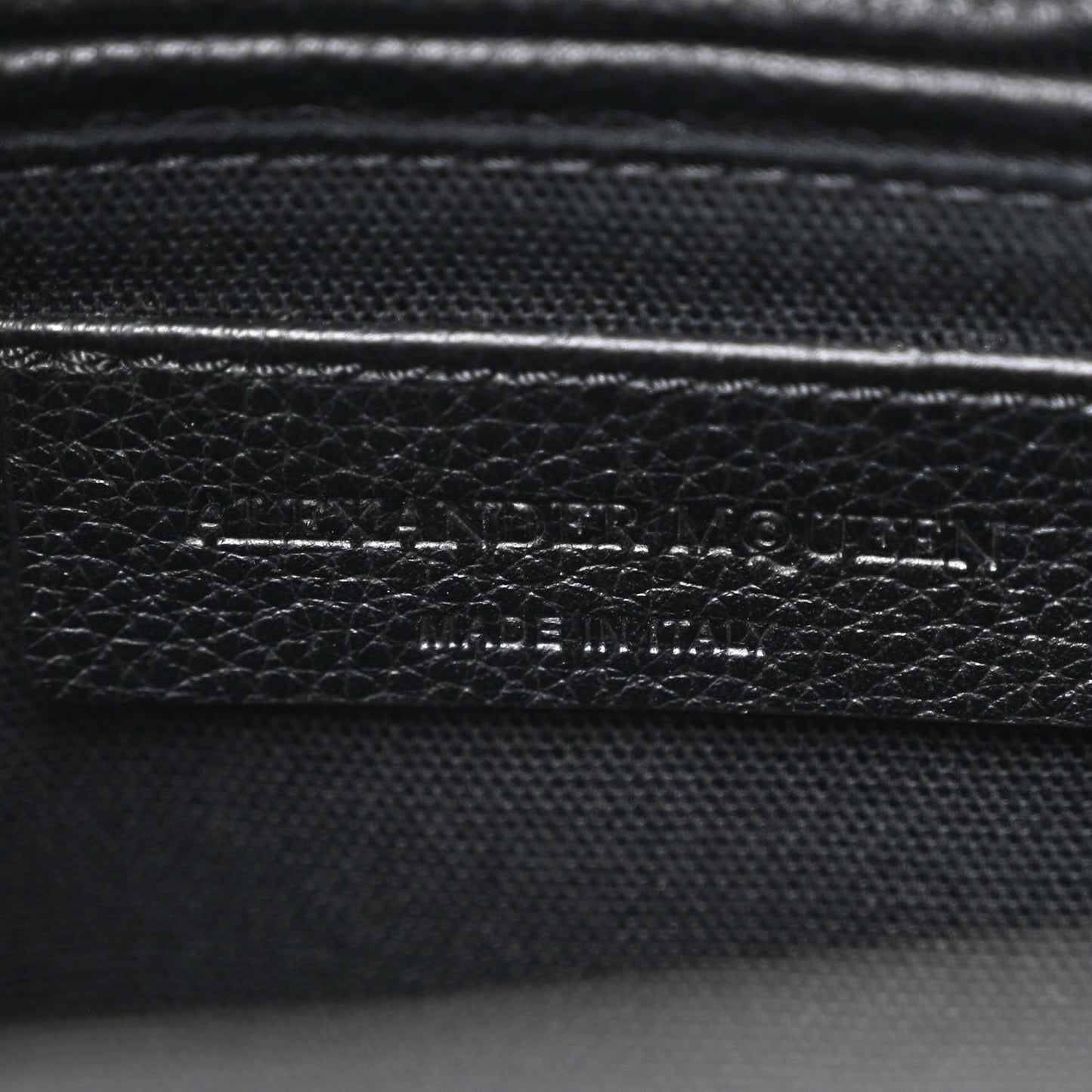 Pebbled Calfskin Small Skull Padlock Zip Around Tote Black