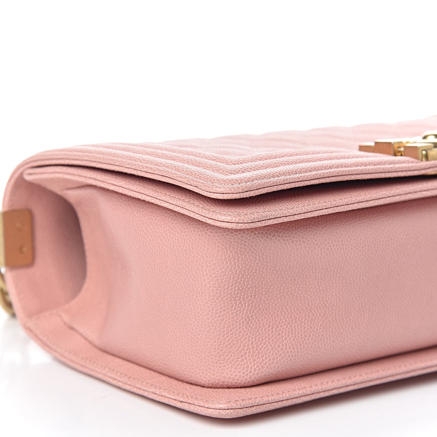 Caviar Quilted Medium Boy Flap Light Pink