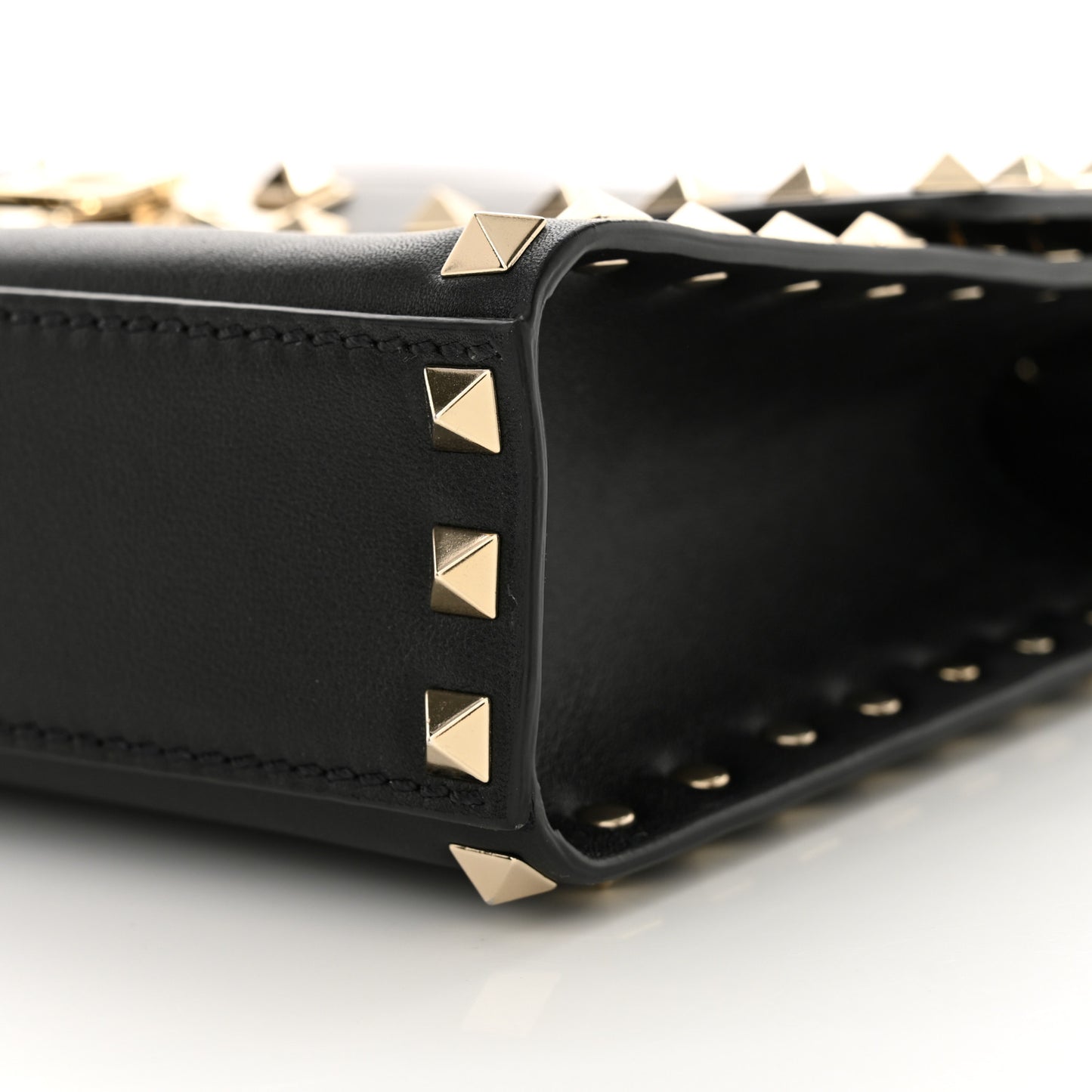 Vitello Medium Rockstud Flip Lock Crossbody Bag Black