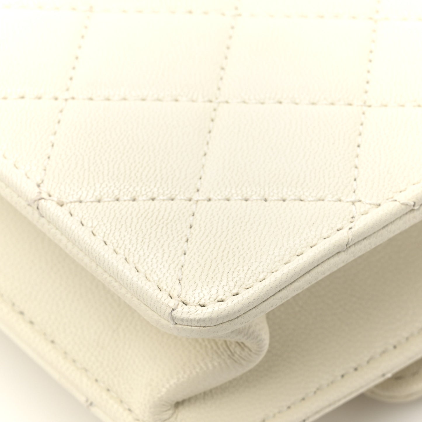 Lambskin Quilted Small Chic Pearls Flap White