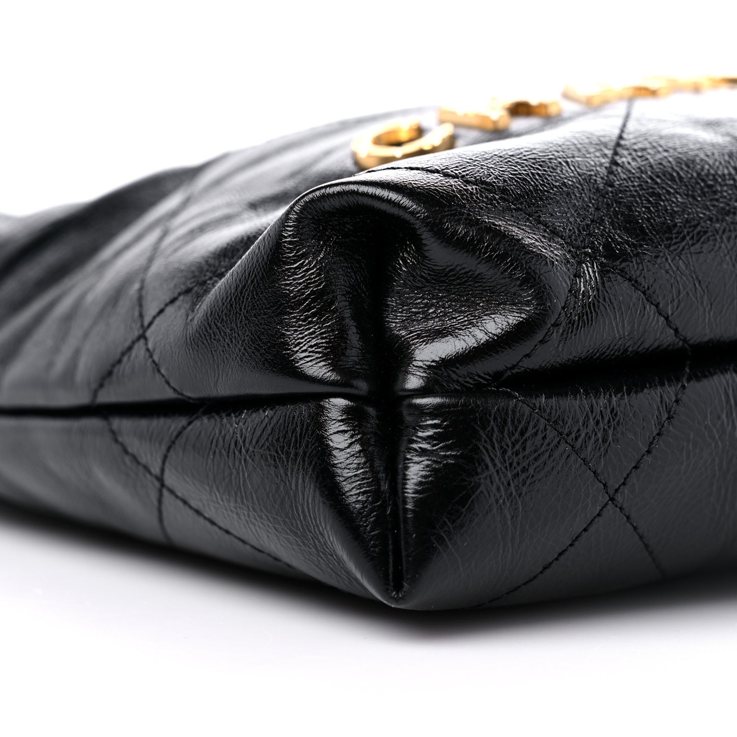 Shiny Crumpled Calfskin Quilted Pearl Mini Chanel 22 Black