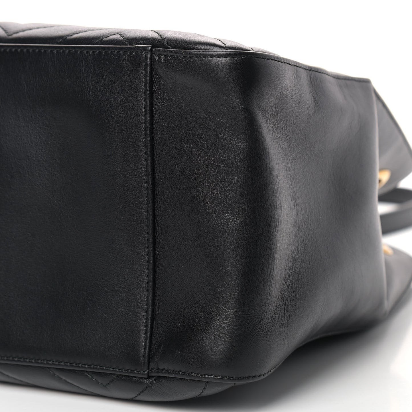 Calfskin Matelasse Medium GG Marmont Shoulder Tote Bag Black