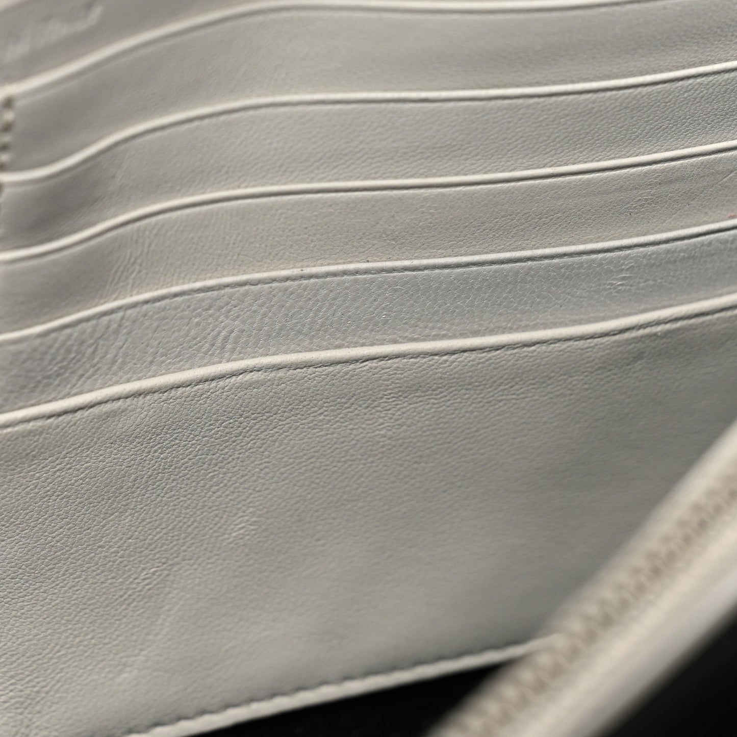 Calfskin Crocodile Embossed Monogram Chain Wallet Blanc Vintage