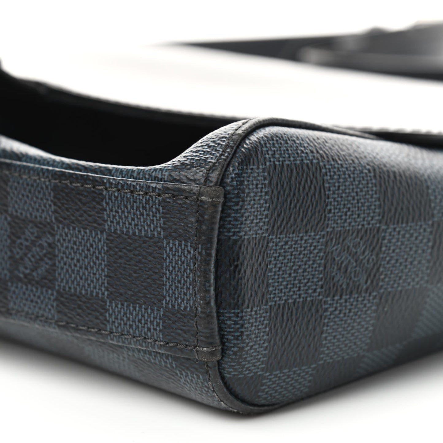 Damier Cobalt Newport Messenger PM