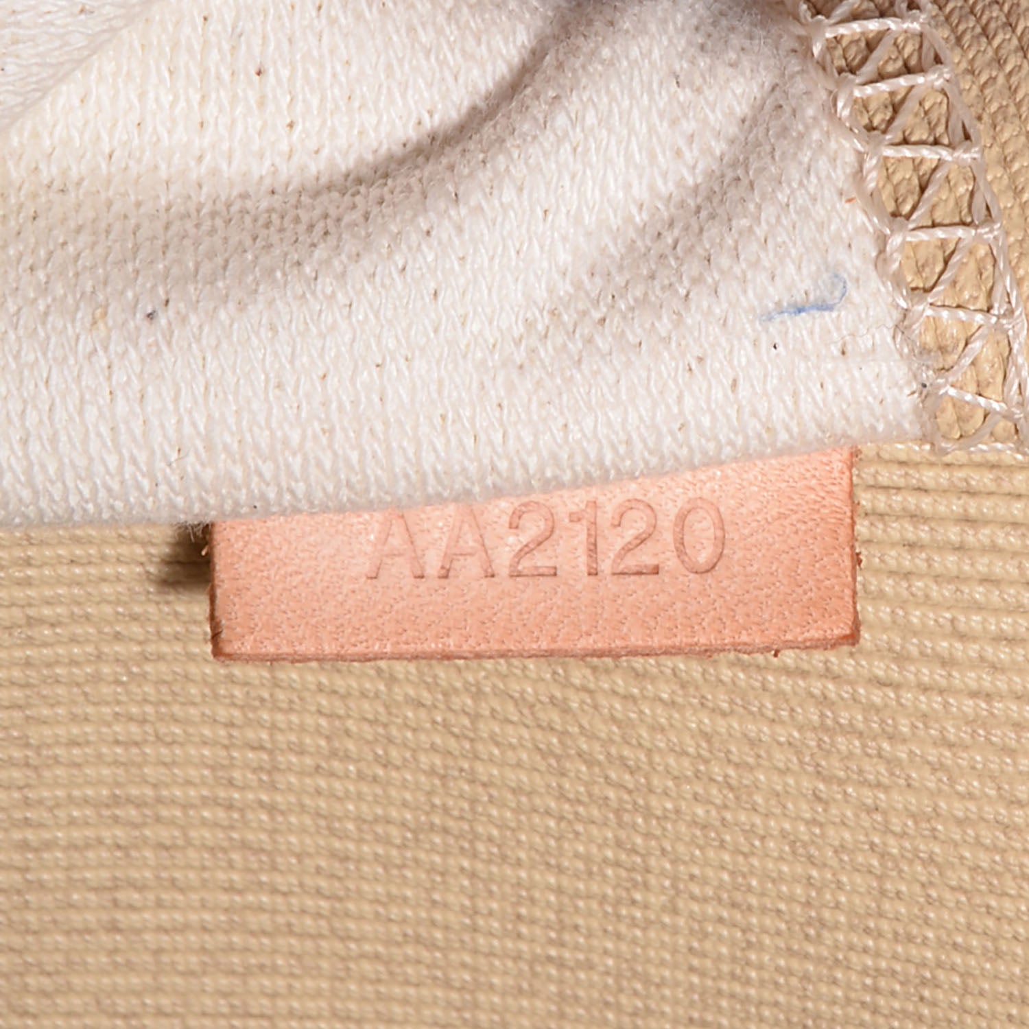 Louis Vuitton Monogram Sirius 70 7 of 7