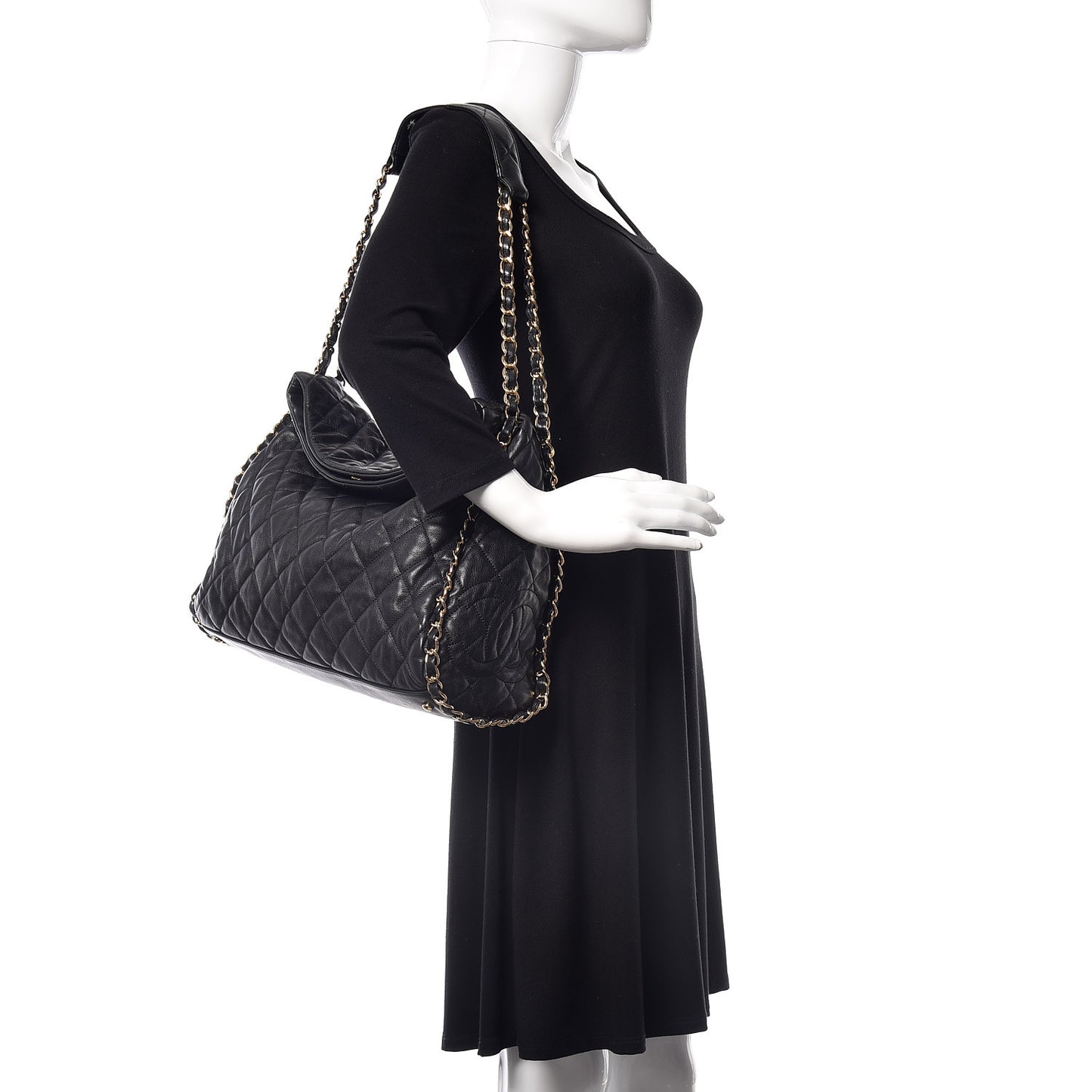 Calfskin Quilted Large Chain Me Hobo Black