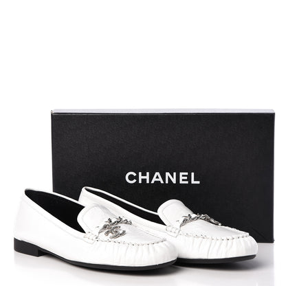 Chanel Crackled Patent Calfskin CC Chain Mocassin Loafers 39.5 White 8 of 8