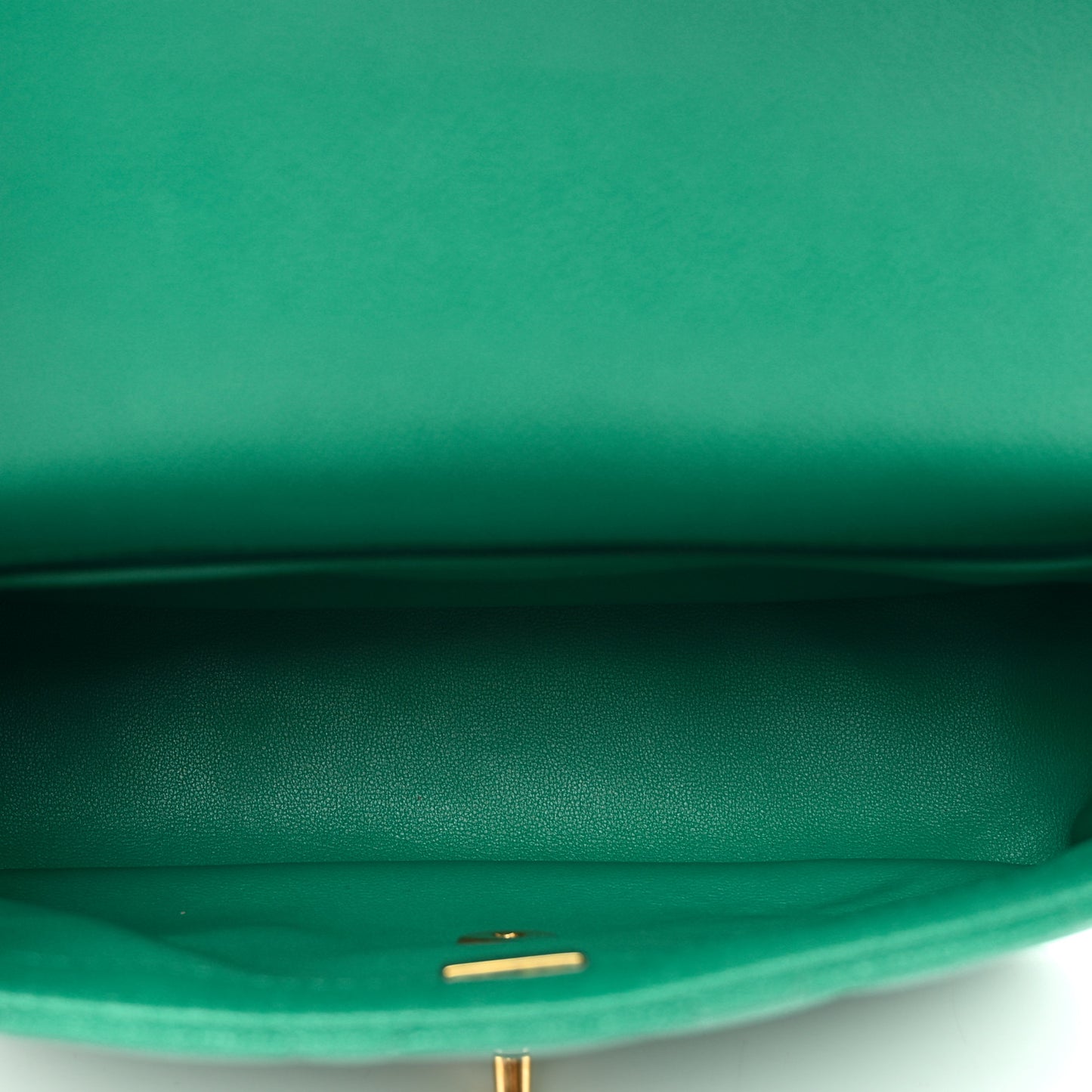 Caviar Quilted Sweetheart Flap Green