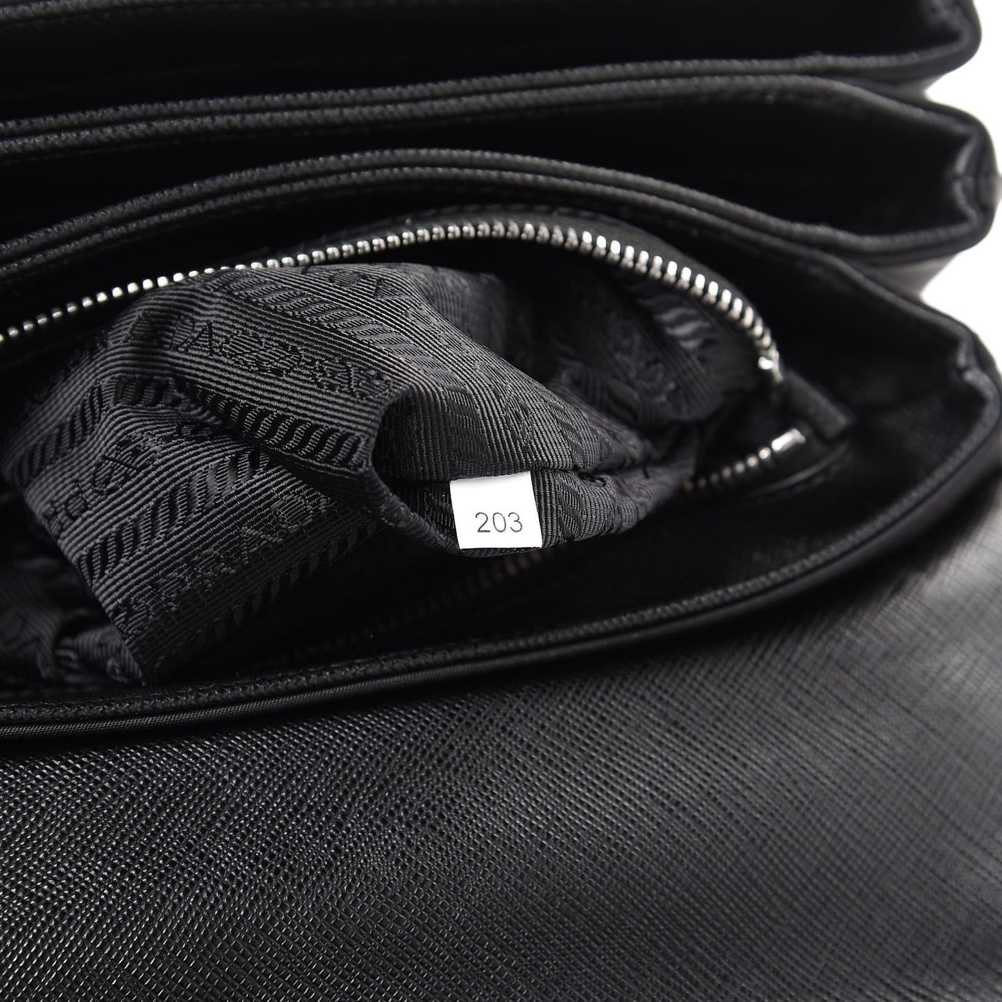 Saffiano Pattina Chain Shoulder Bag Black