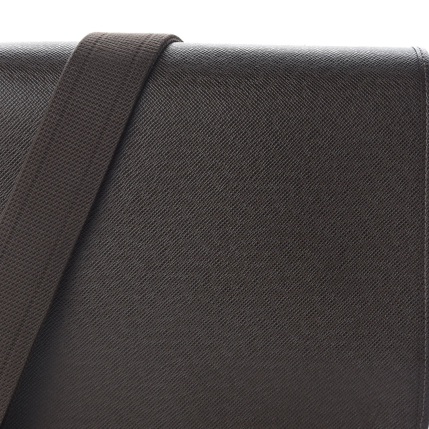 Louis Vuitton Taiga Andrei Messenger Bag Grizzli 7 of 12