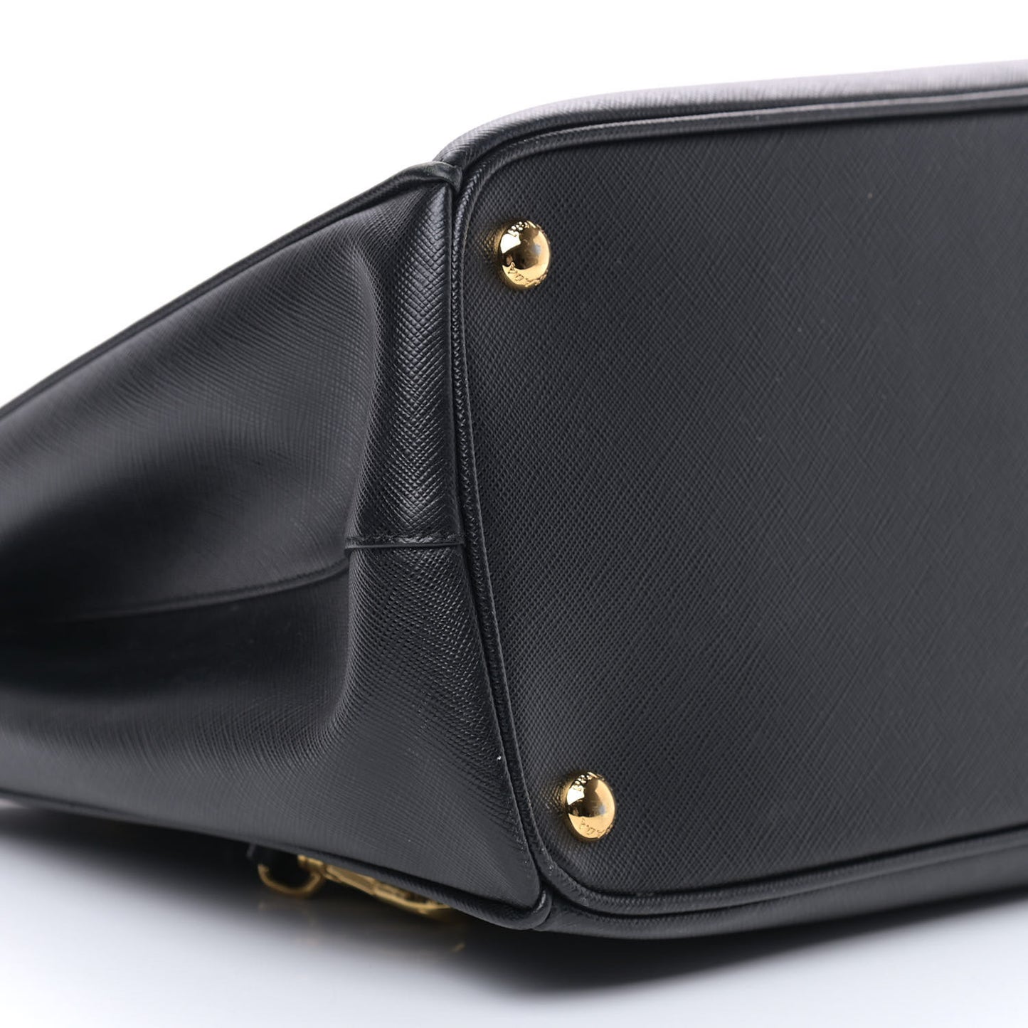 Saffiano Medium Galleria Double Zip Tote Black