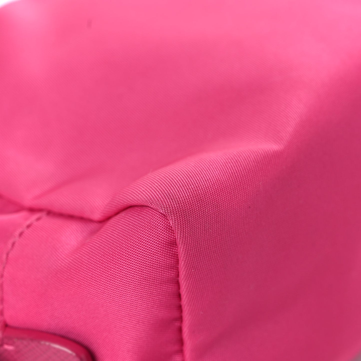 Tessuto Nylon Wristlet Fuxia
