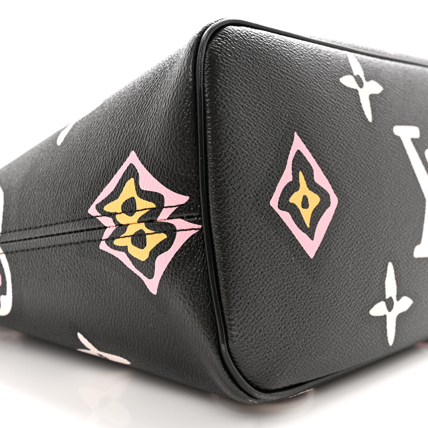 Monogram Giant Wild at Heart Neverfull MM Black