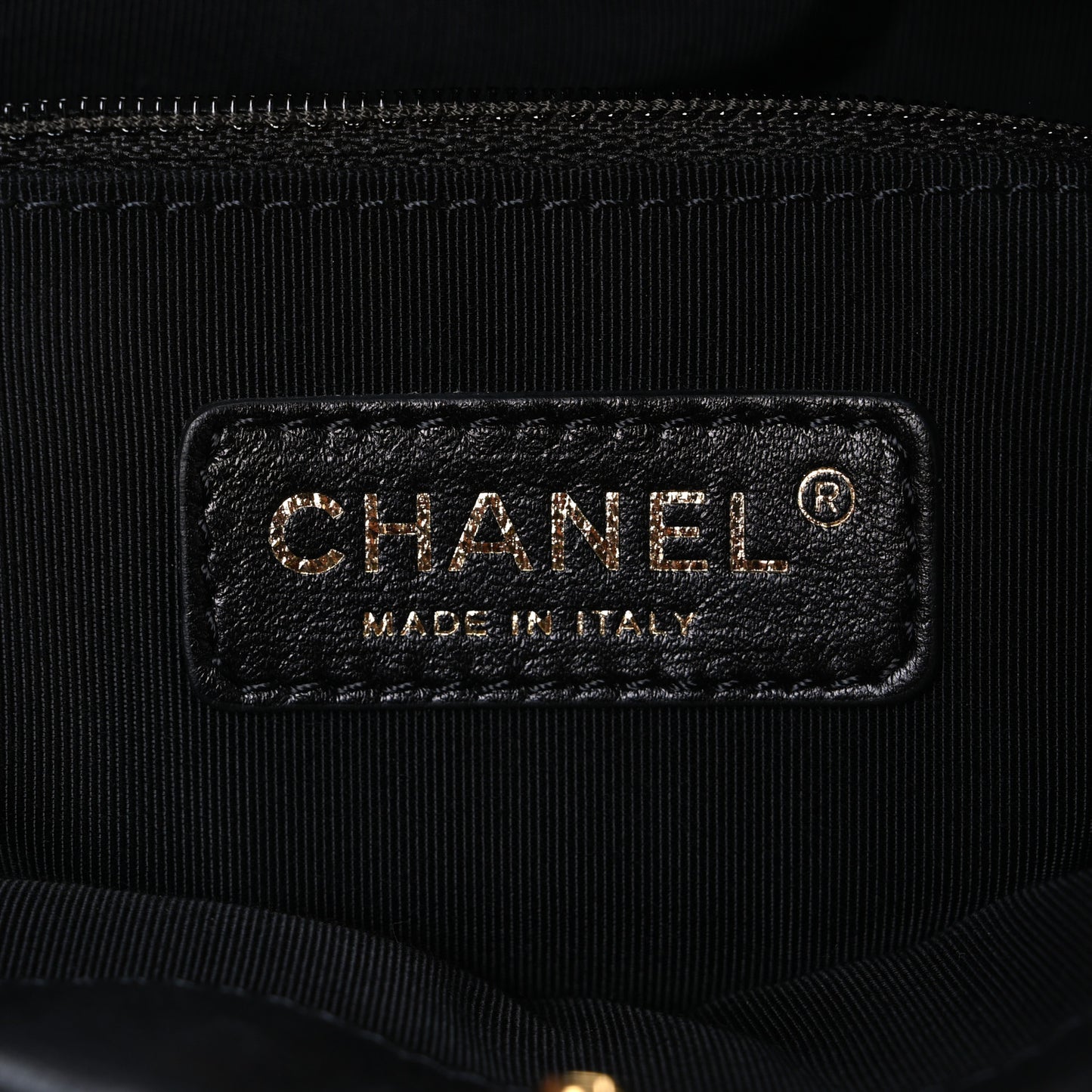 Calfskin Quilted Medium Chain Me Hobo Black