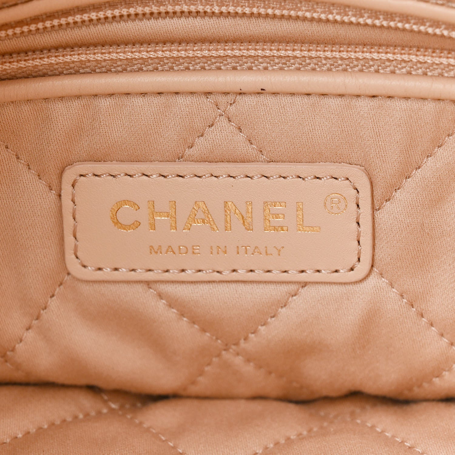 Chanel Shiny Calfskin Quilted Chanel 22 White 7 of 11