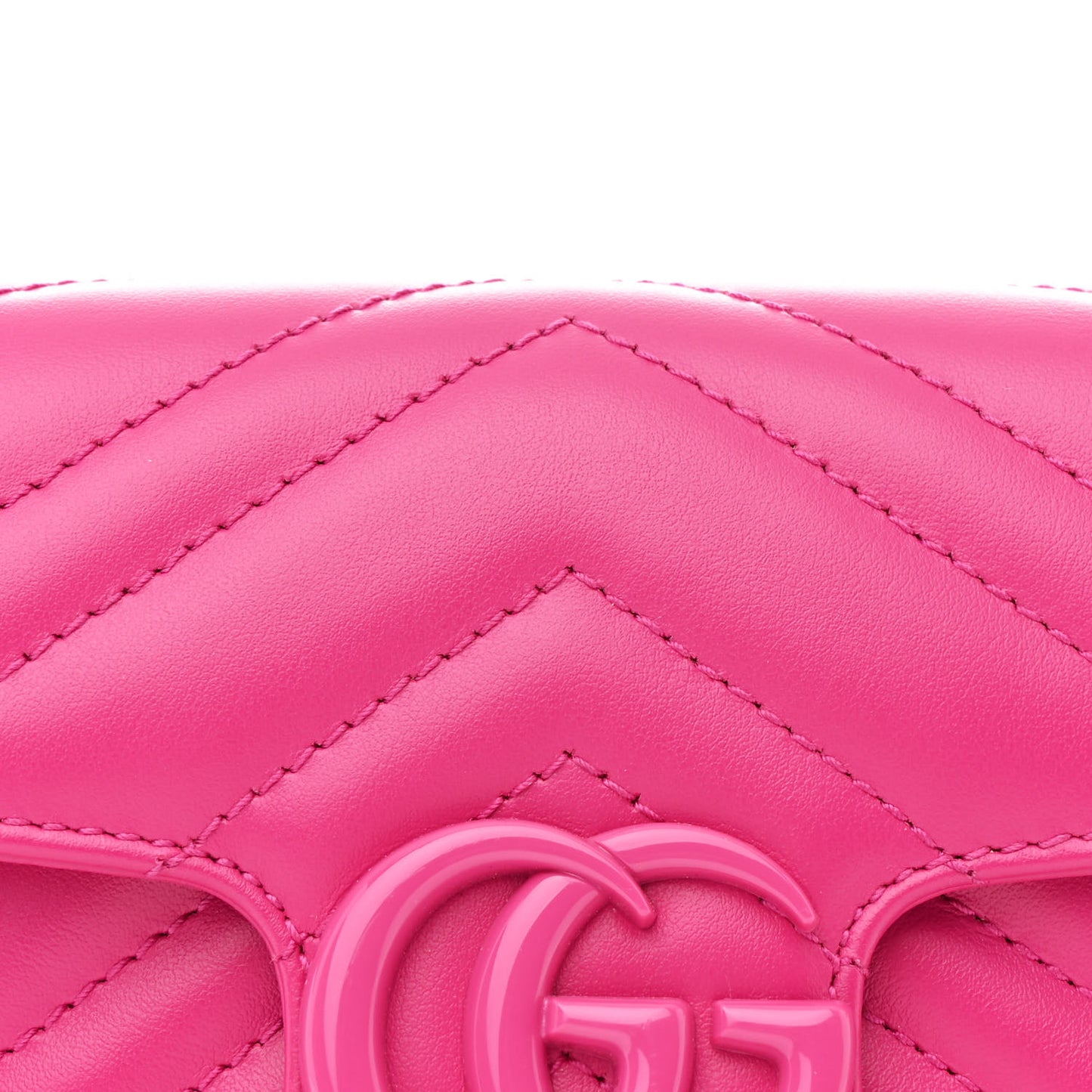 Calfskin Matelasse Monochrome GG Marmont Chain Belt Bag Classic Fuxia